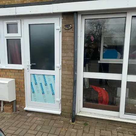 Enjoy The Comfort At Self-Contained Studio With Free Parking - Near Luton Airport Esterno foto