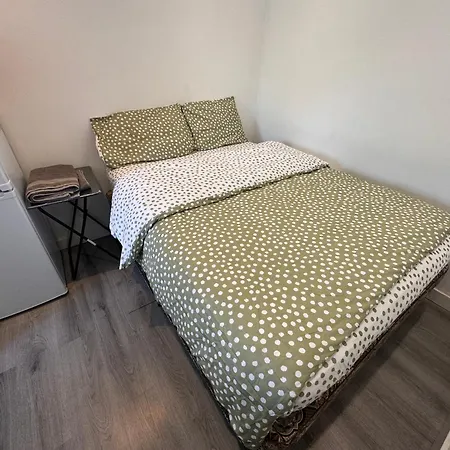 Enjoy The Comfort At Self-Contained Studio With Free Parking - Near Luton Airport Esterno foto