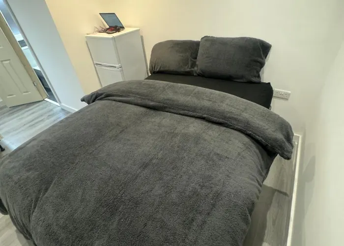 Enjoy The Comfort At Self-Contained Studio With Free Parking - Near Luton Airport