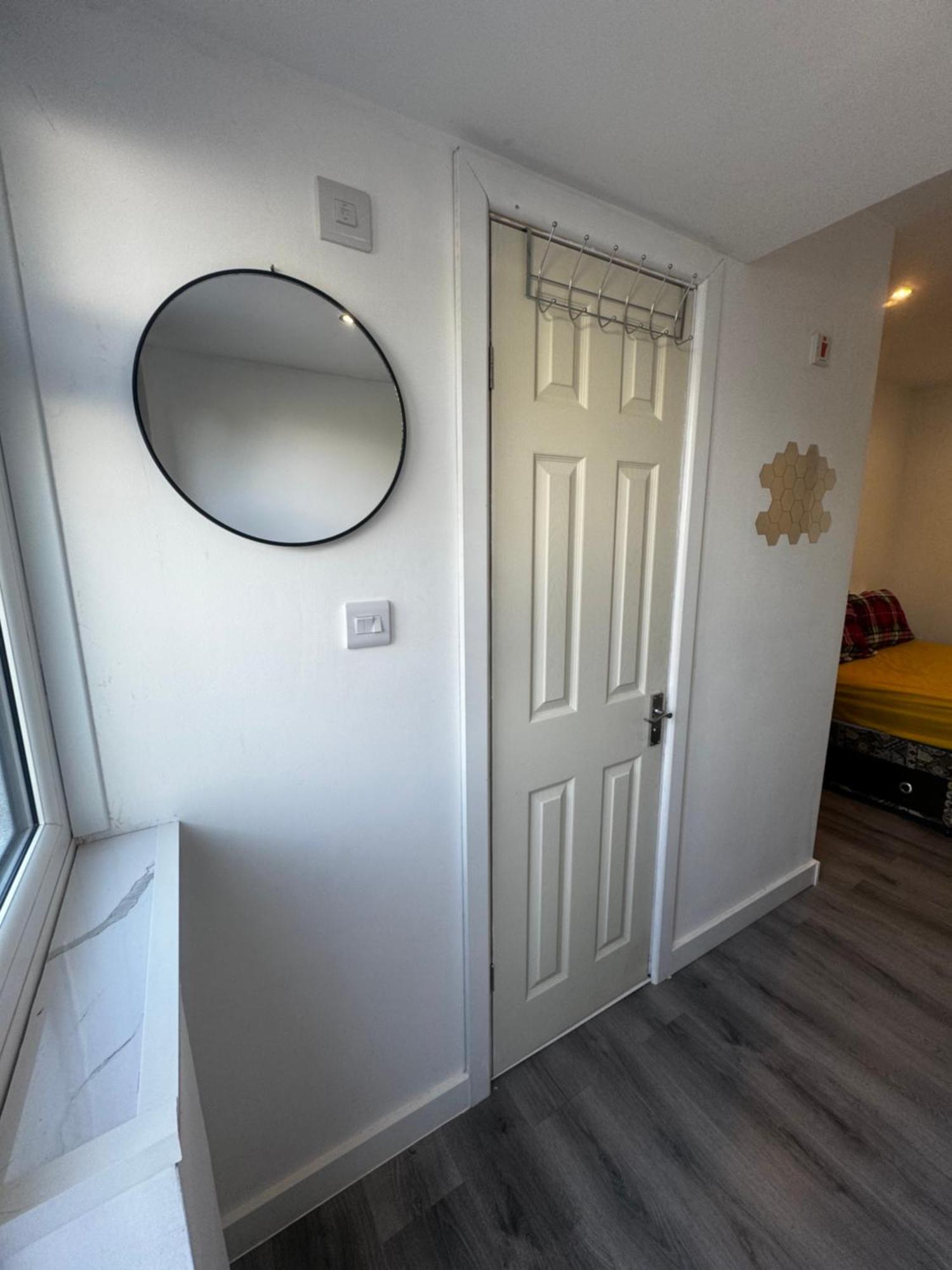Enjoy The Comfort At Self-contained With Free Parking - Near Luton Airport Apartment Luton (Bedfordshire)